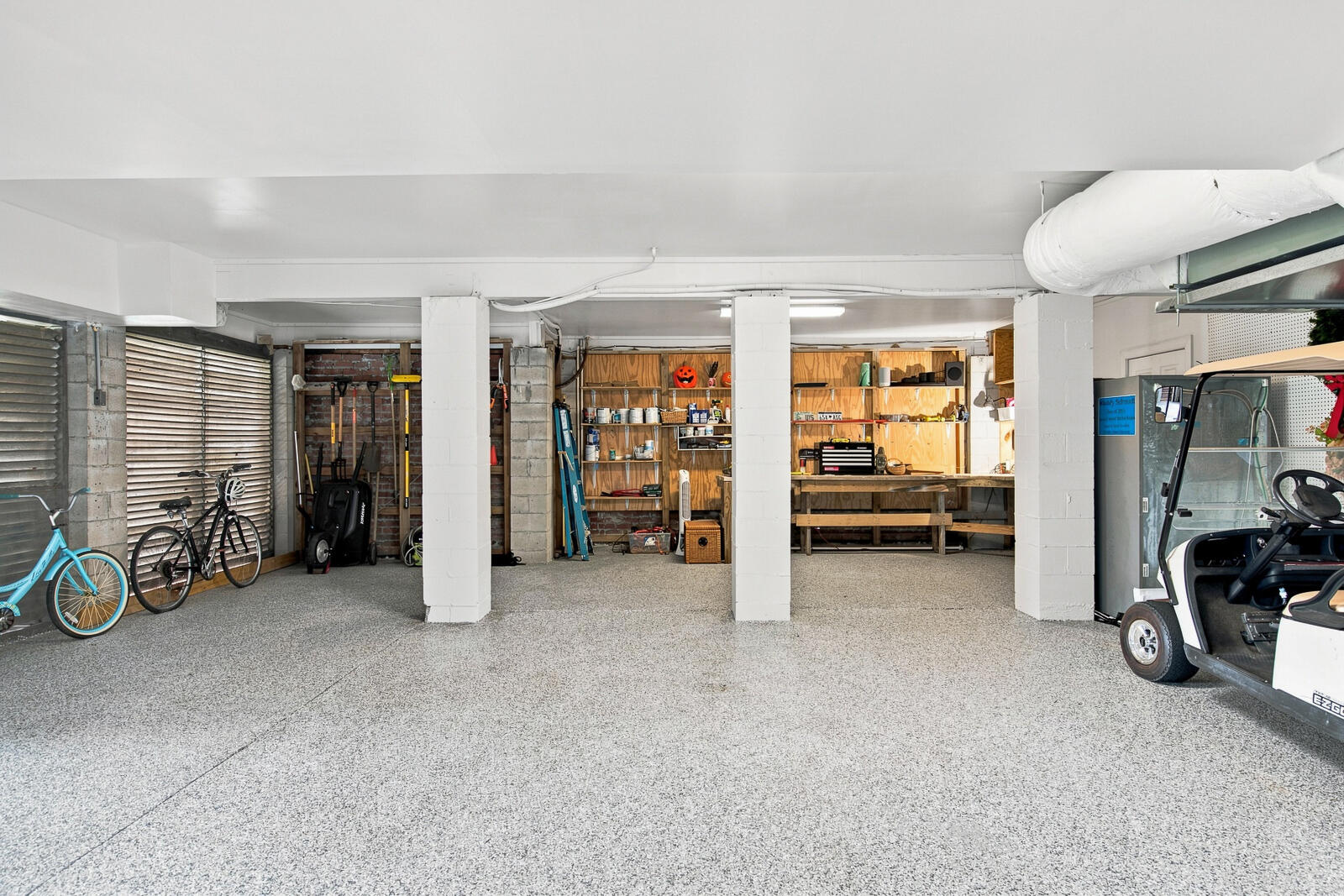 558 Island Walk E