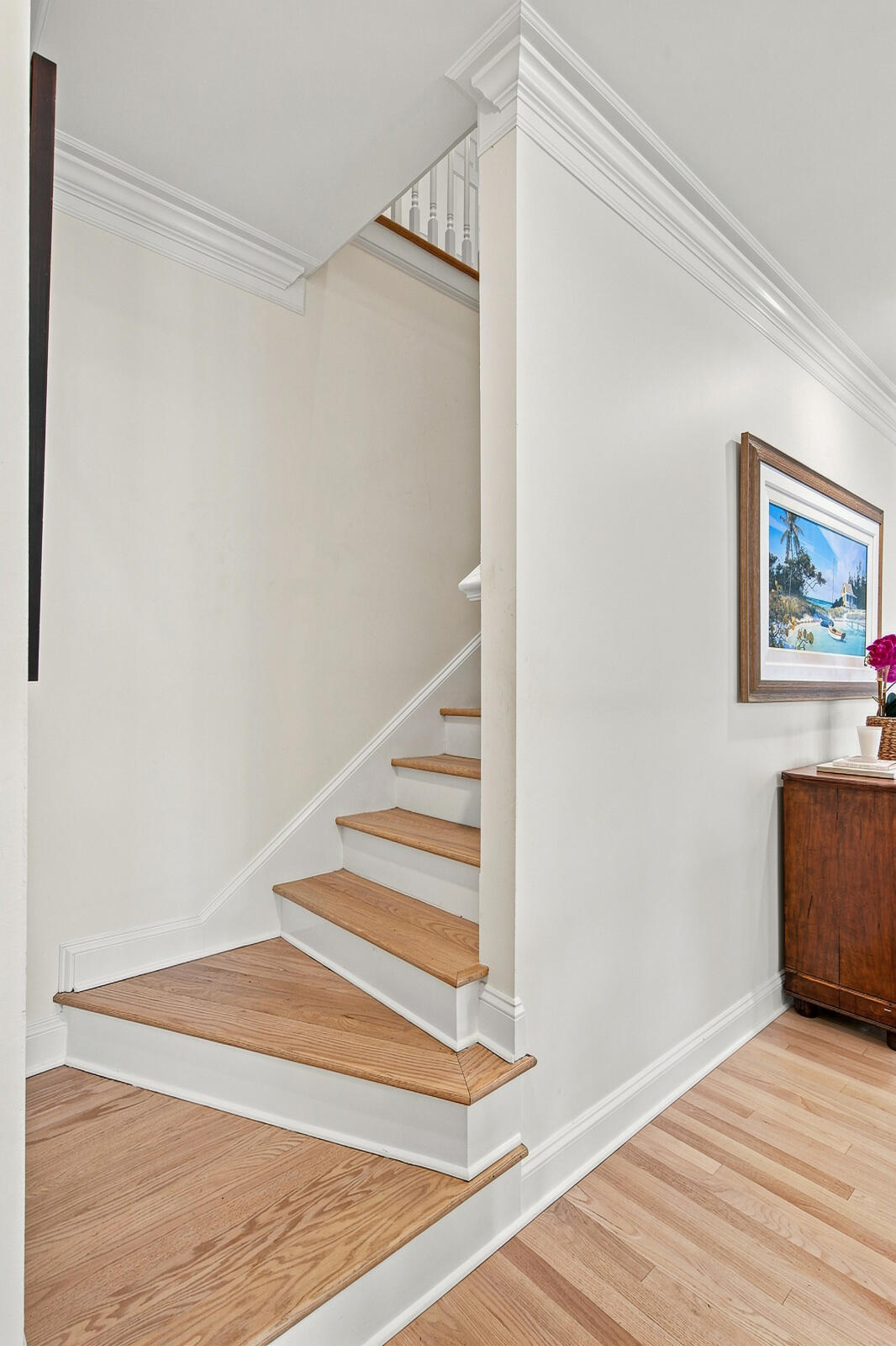 558 Island Walk E