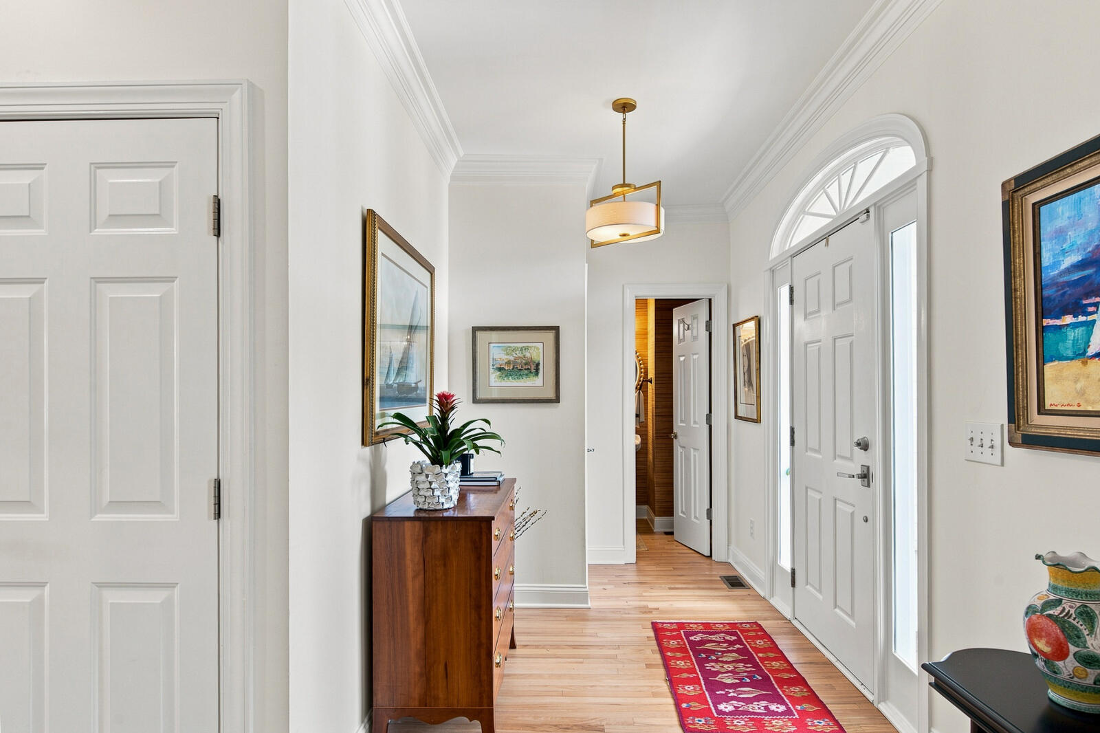 558 Island Walk E