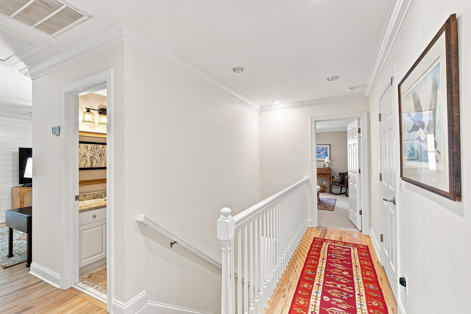 558 Island Walk E