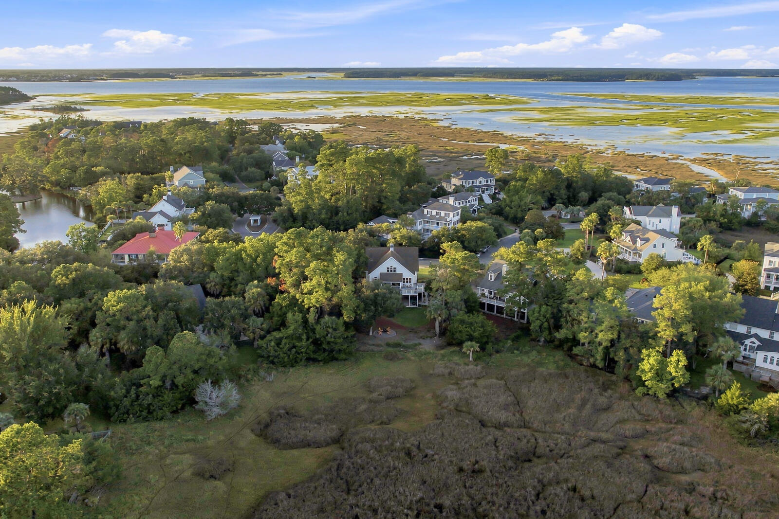 558 Island Walk E