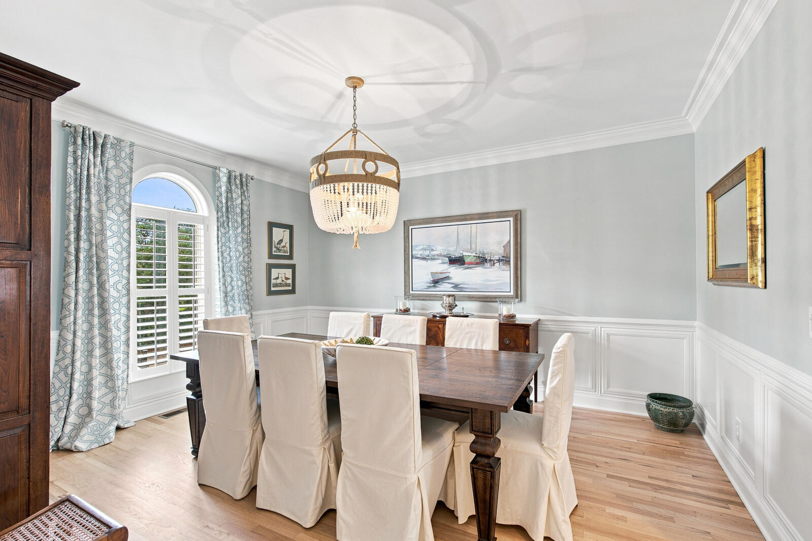 558 Island Walk E