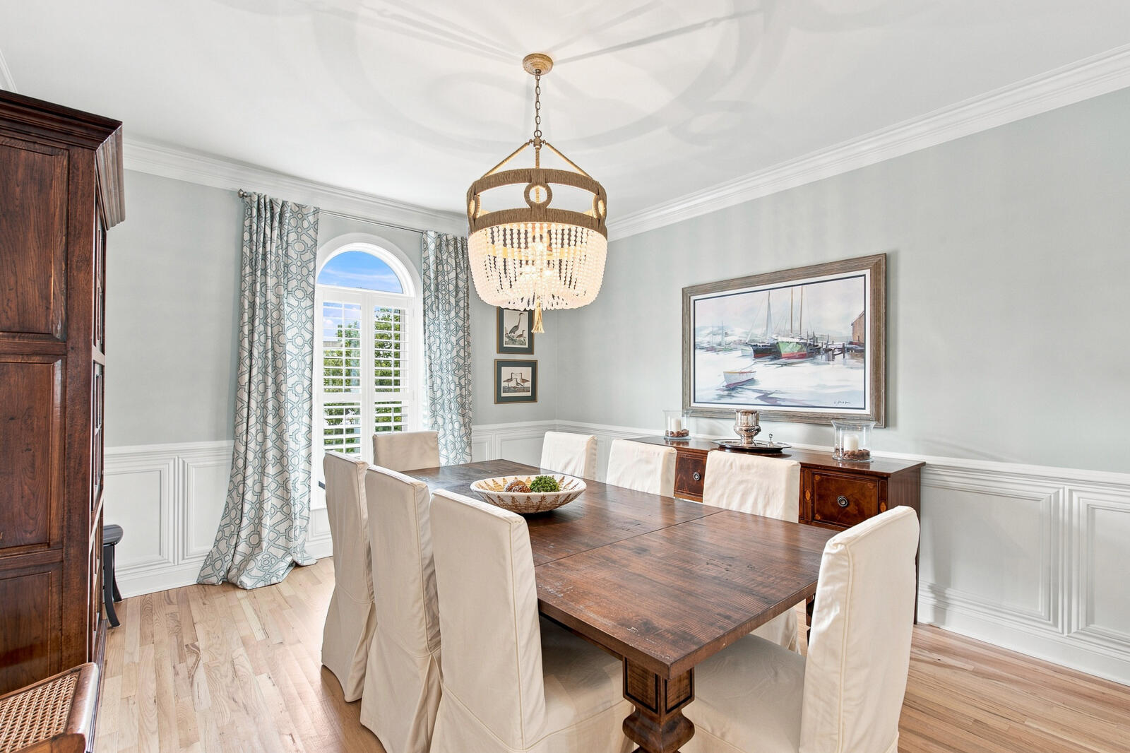 558 Island Walk E