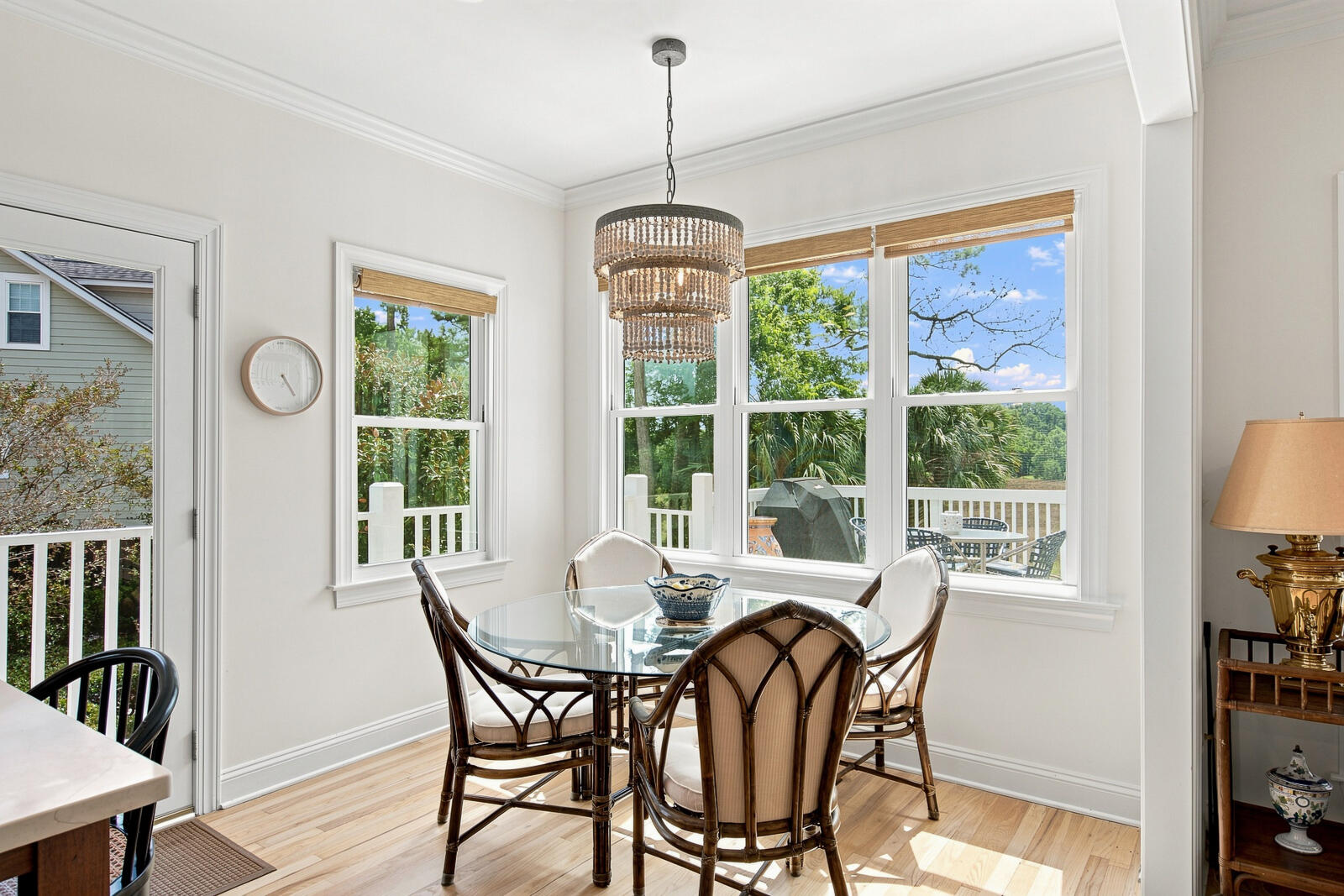 558 Island Walk E