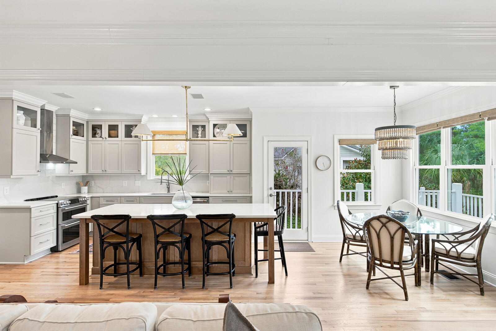 558 Island Walk E