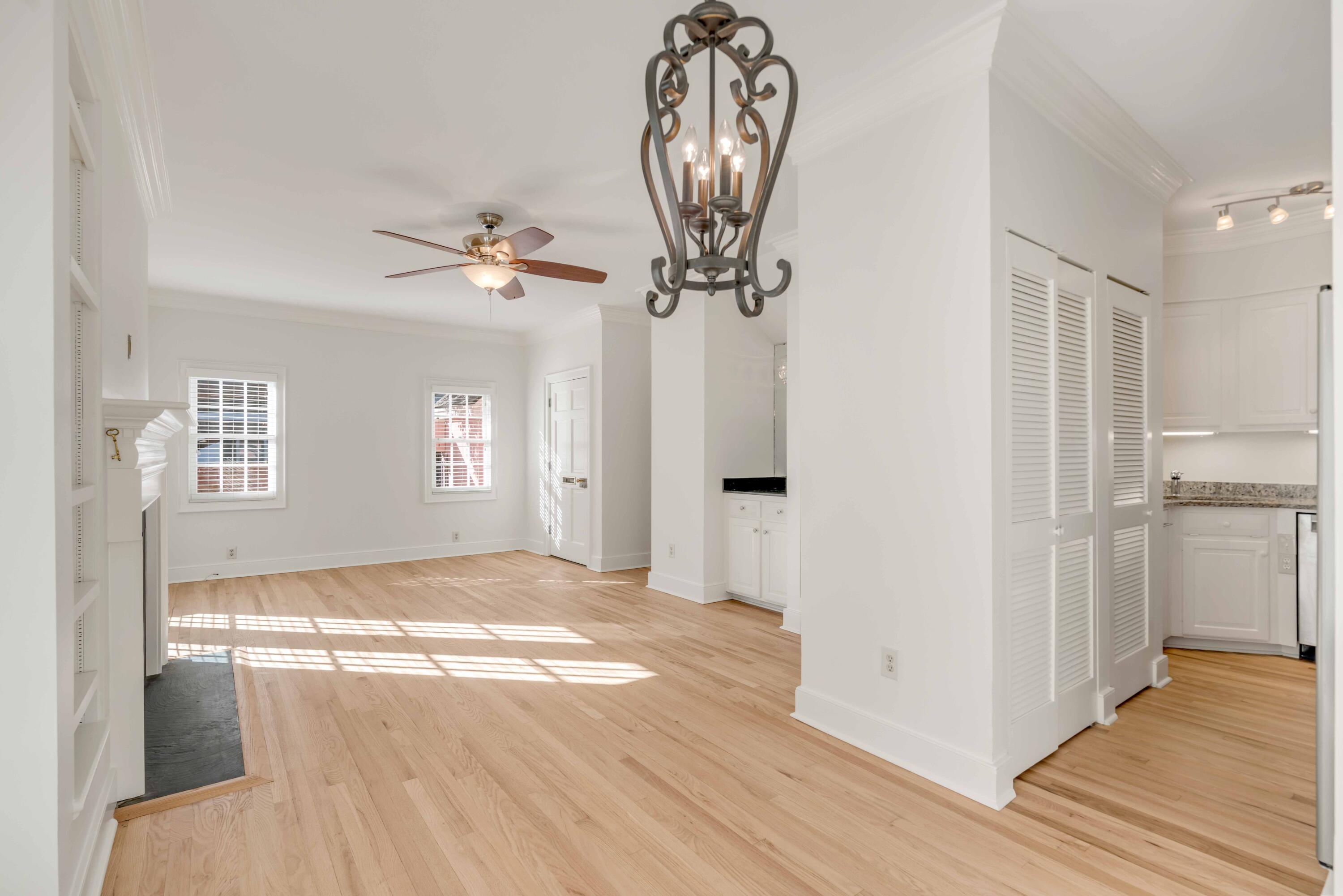 1 1/2 Ford Court