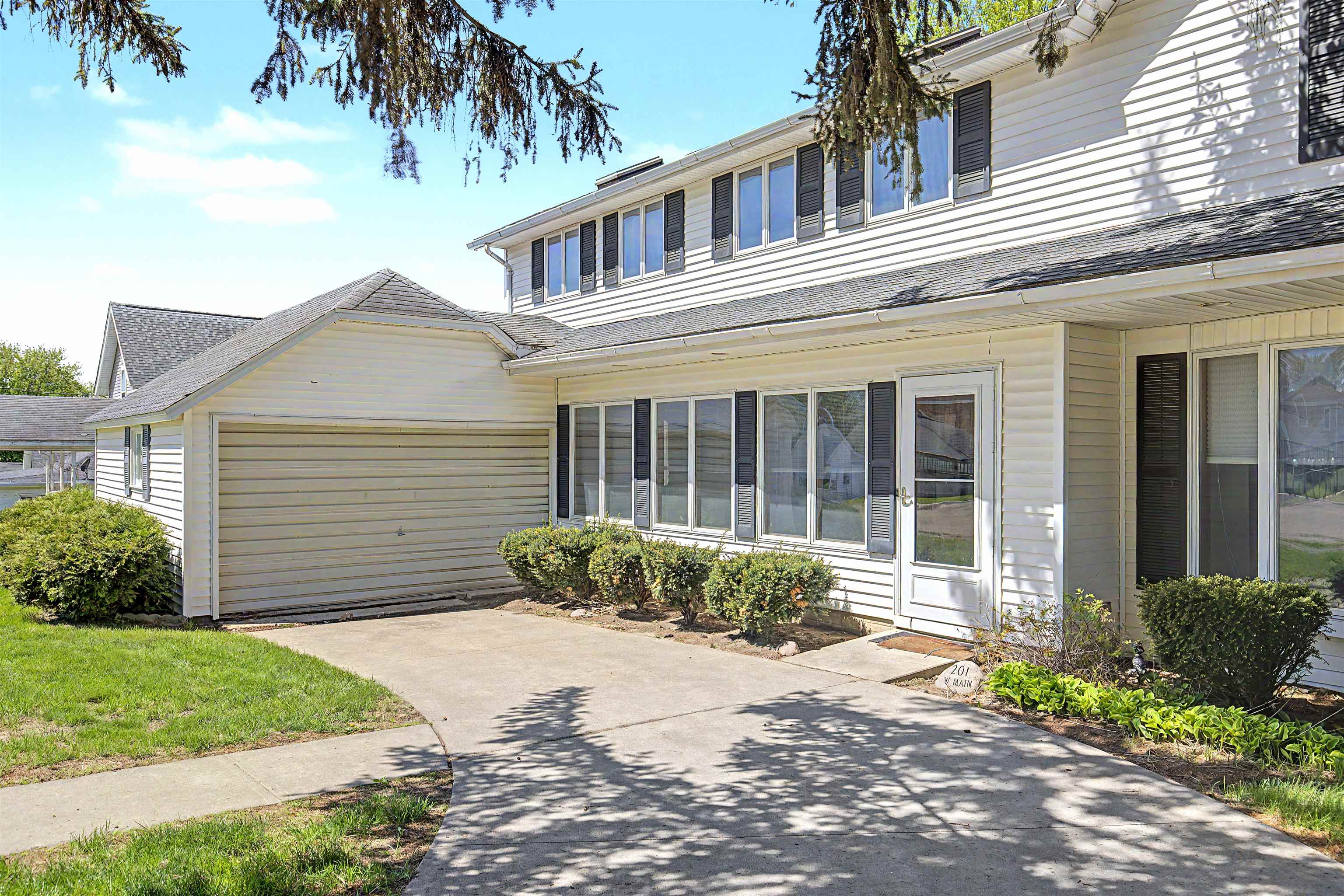 201 W Main Street