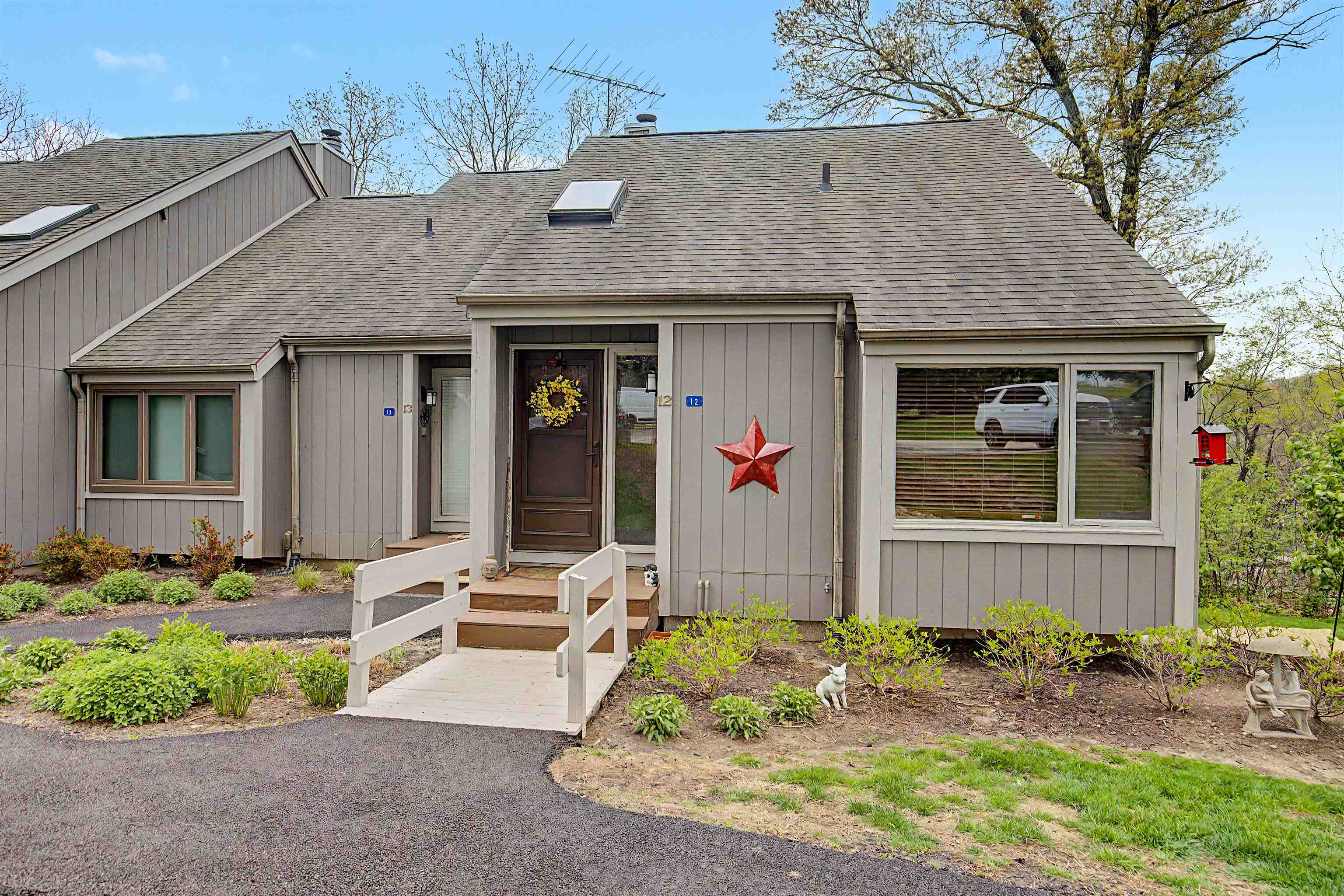 12 Cedar Bluff Lane