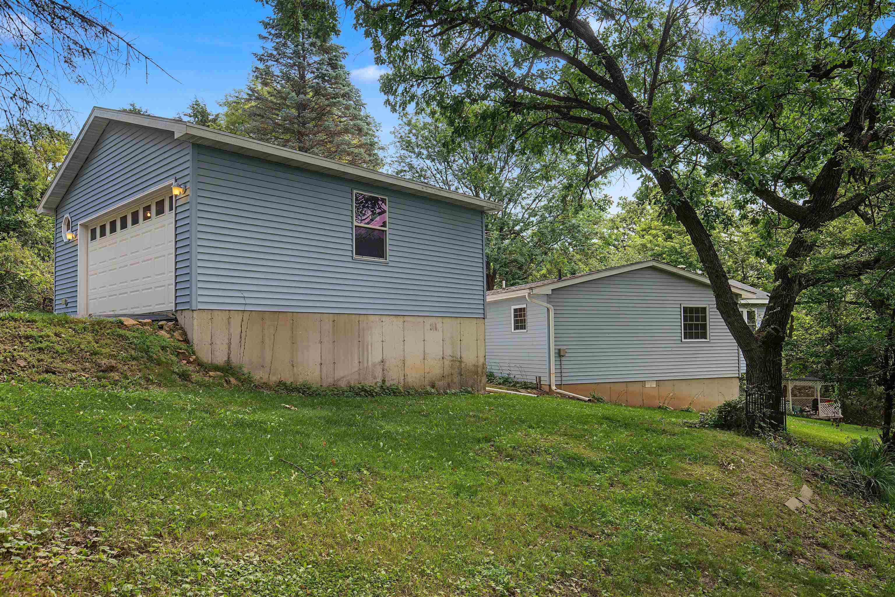 8A285 Madison Court