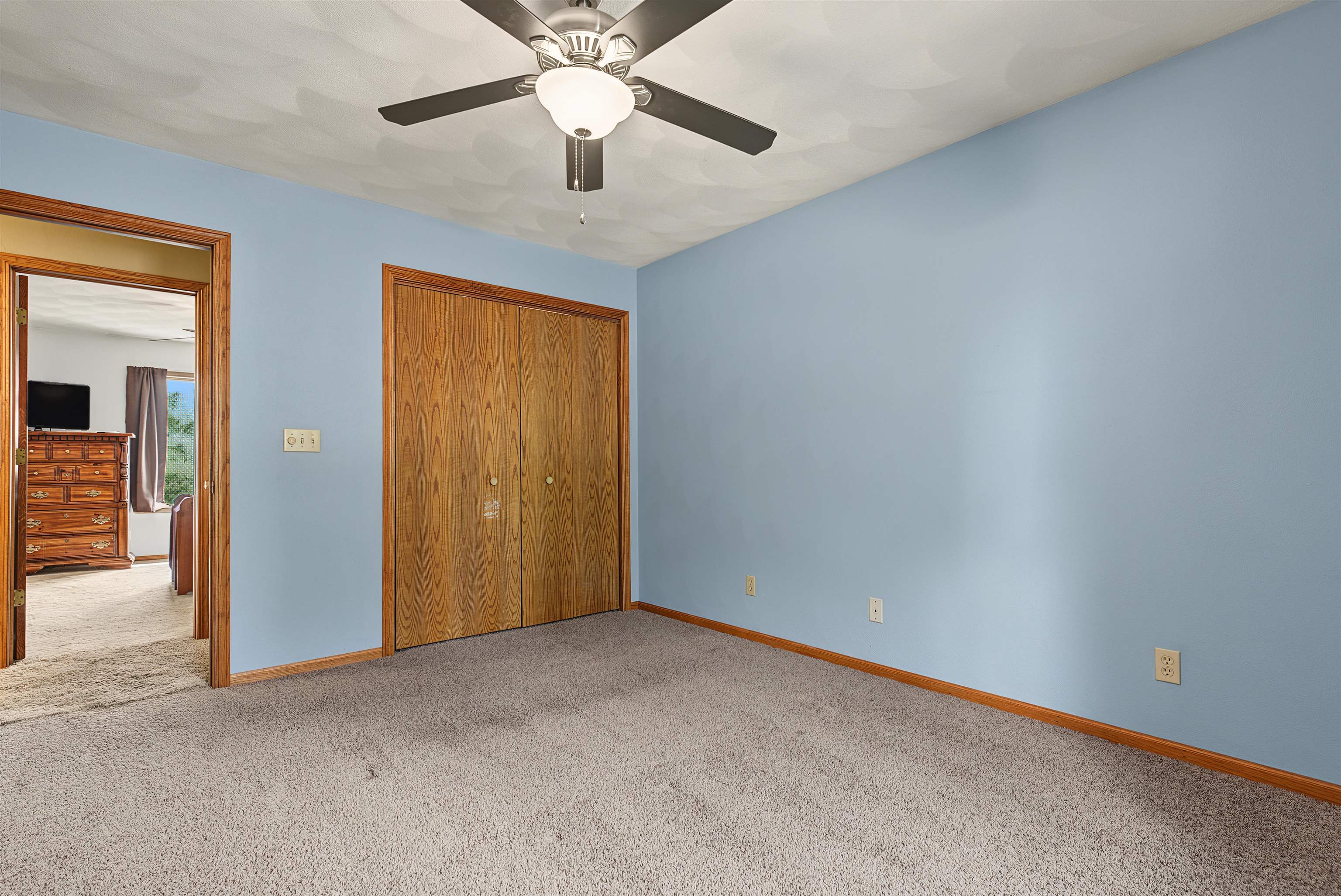 400 W Hill Top Terrace