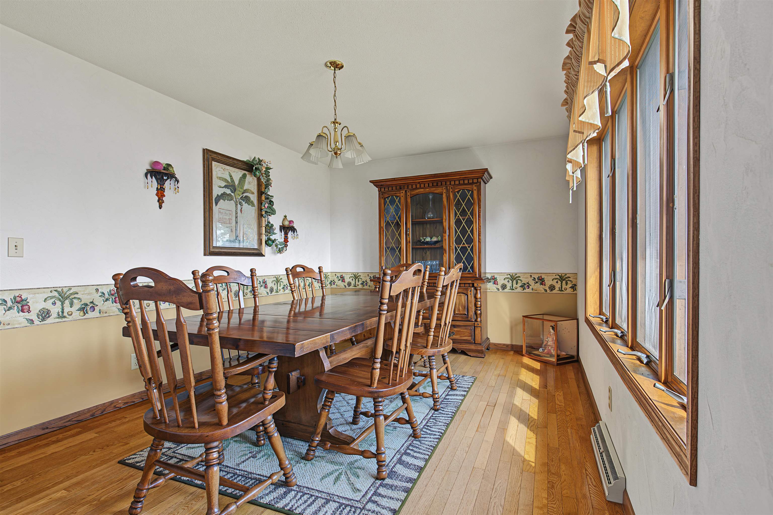 400 W Hill Top Terrace