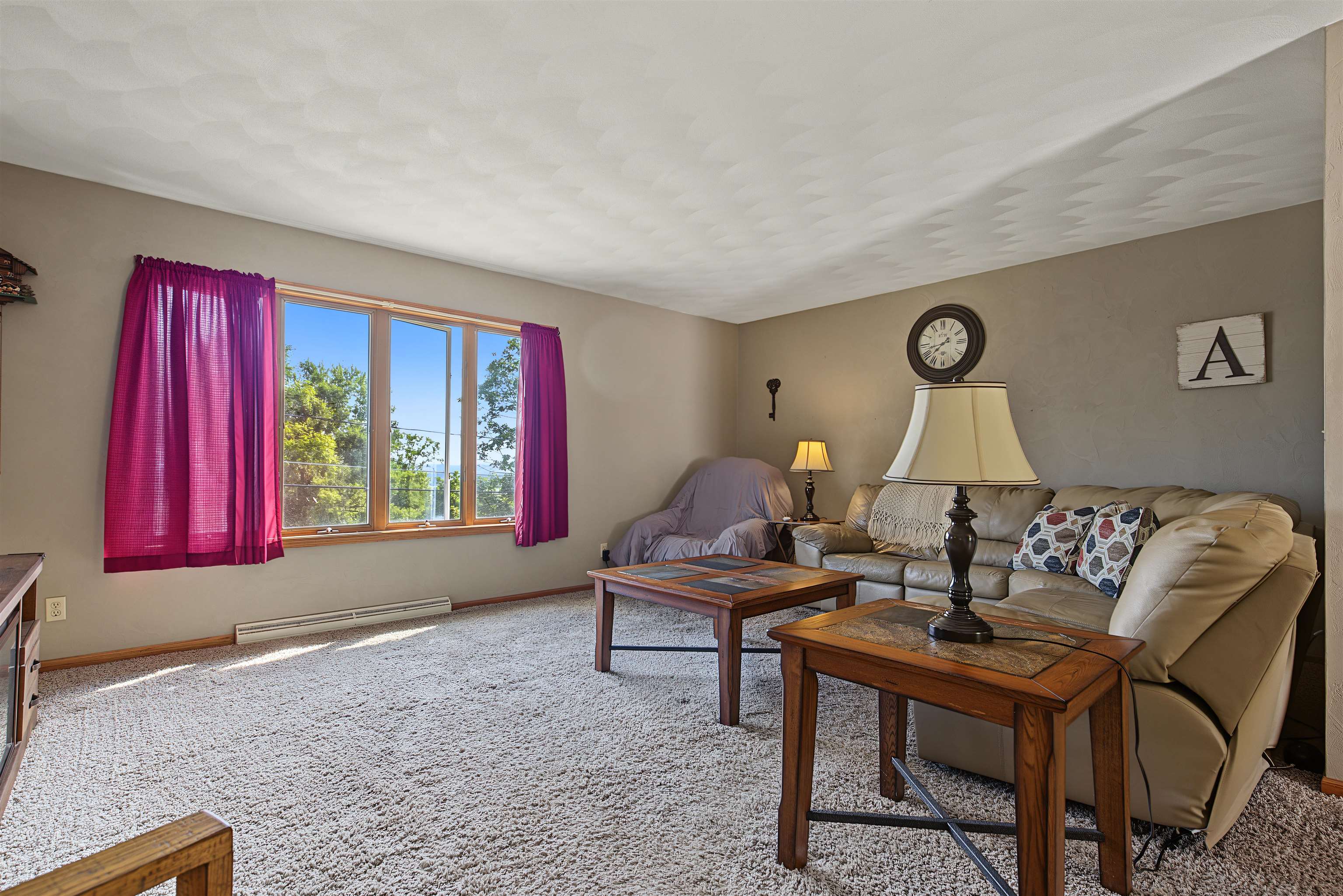 400 W Hill Top Terrace