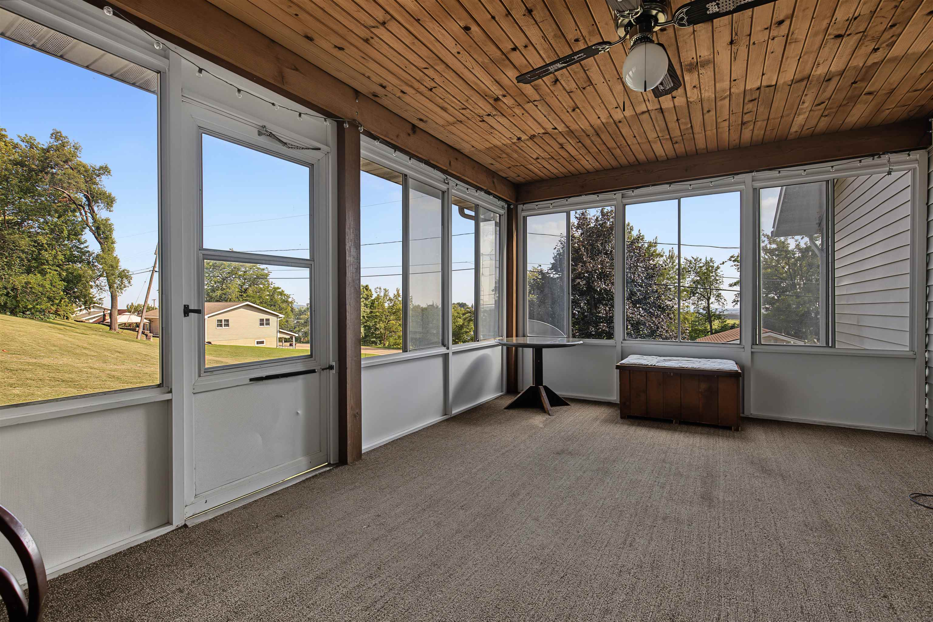 400 W Hill Top Terrace
