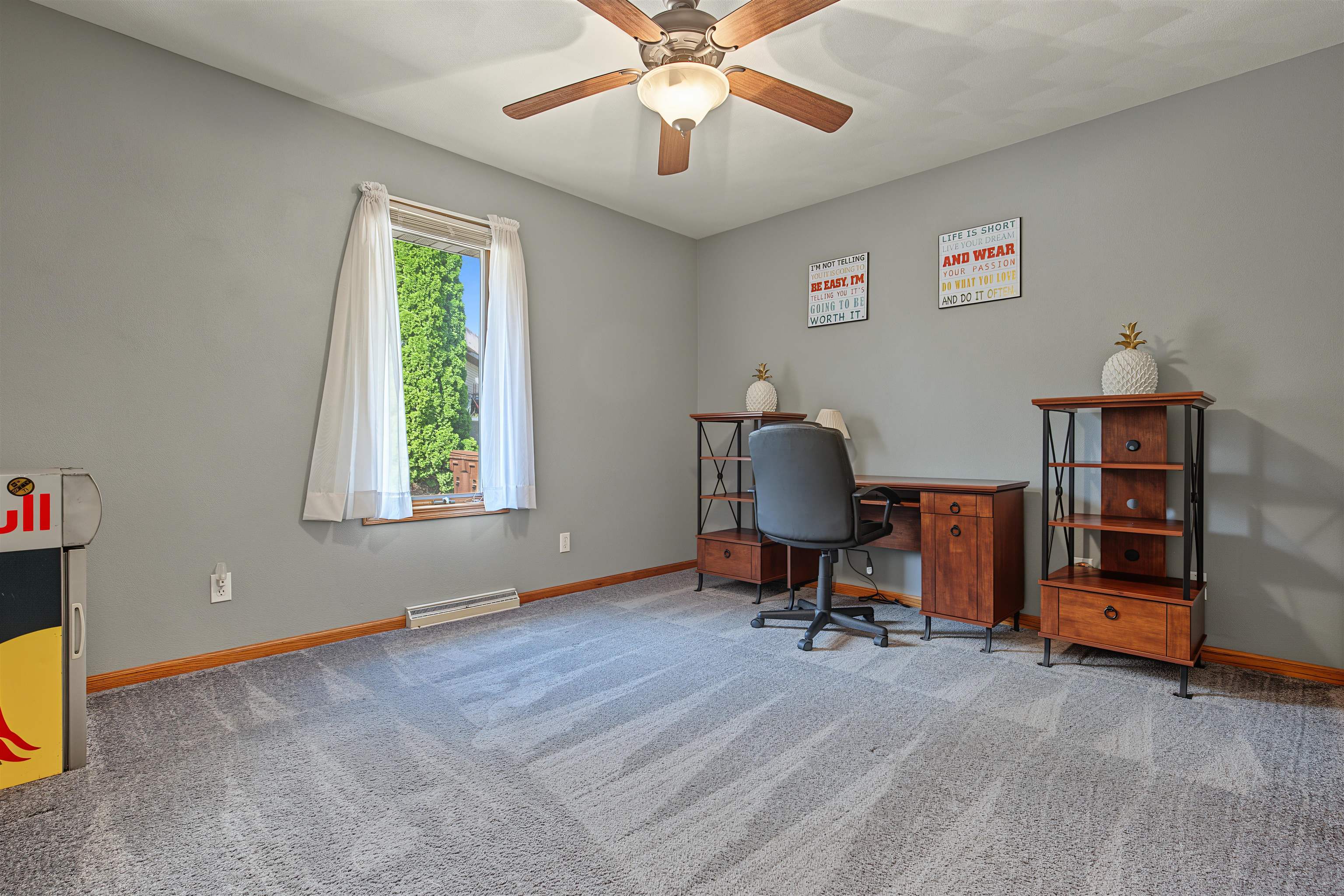 400 W Hill Top Terrace