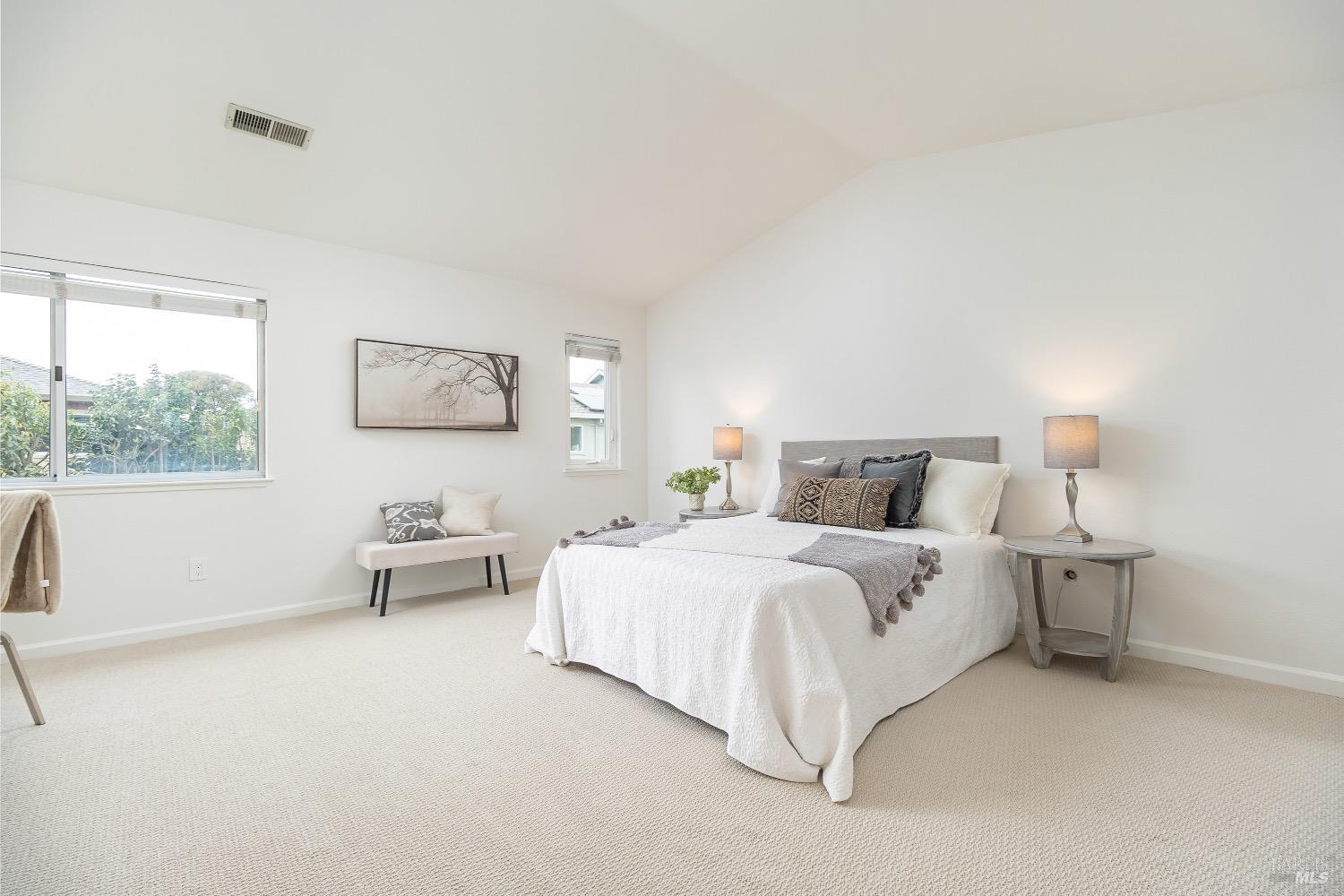 18 Narragansett Cove