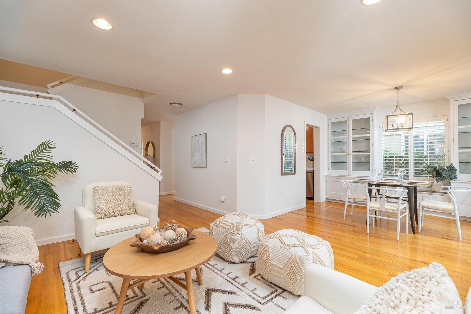 18 Narragansett Cove