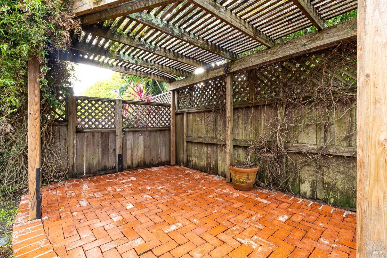 18 Narragansett Cove