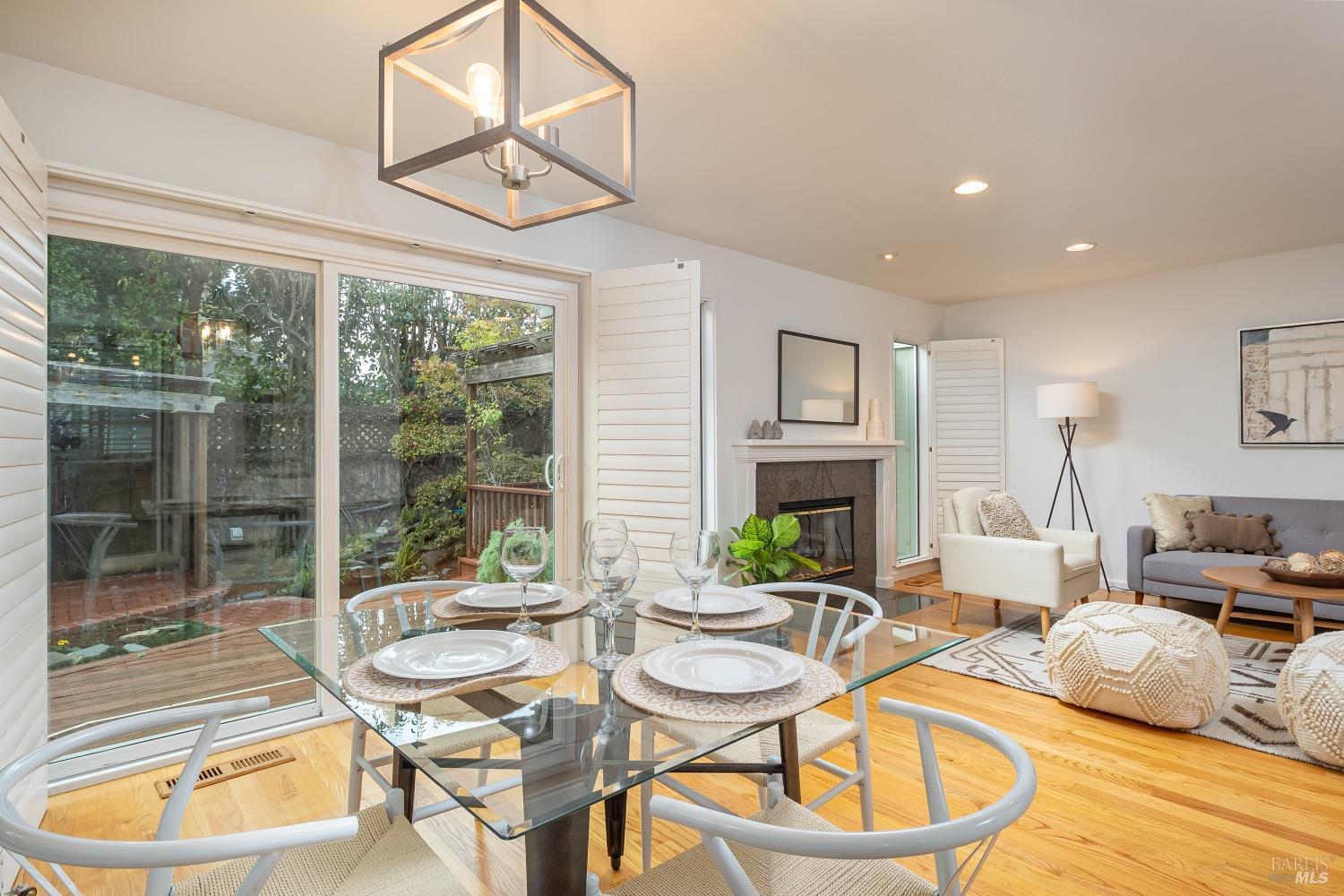 18 Narragansett Cove