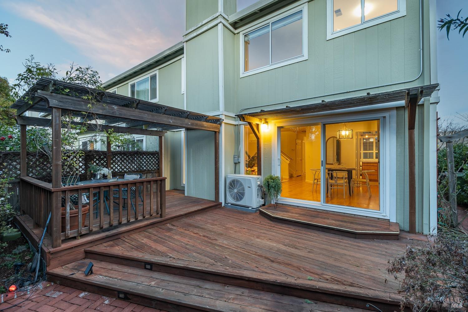 18 Narragansett Cove