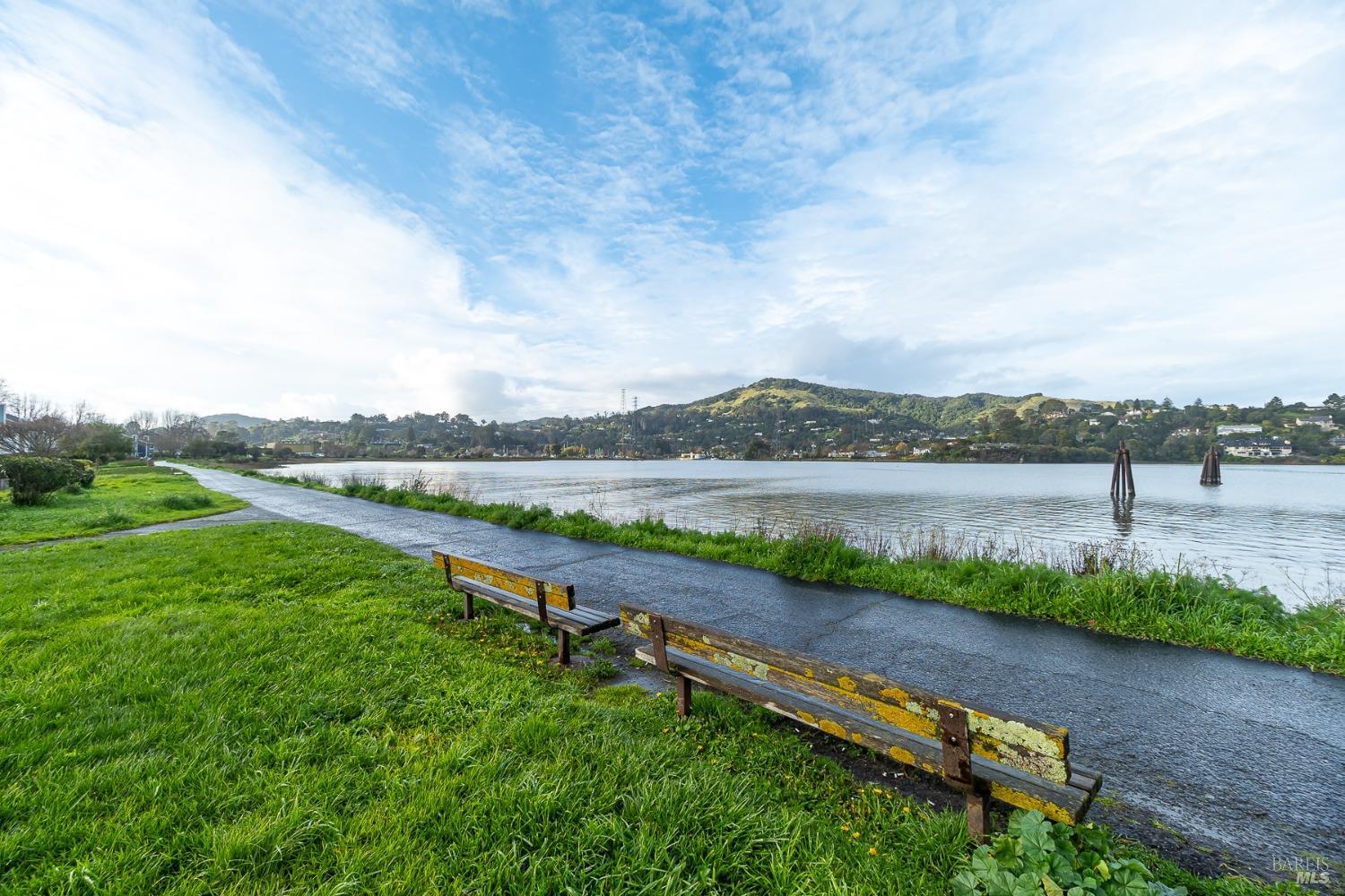 18 Narragansett Cove