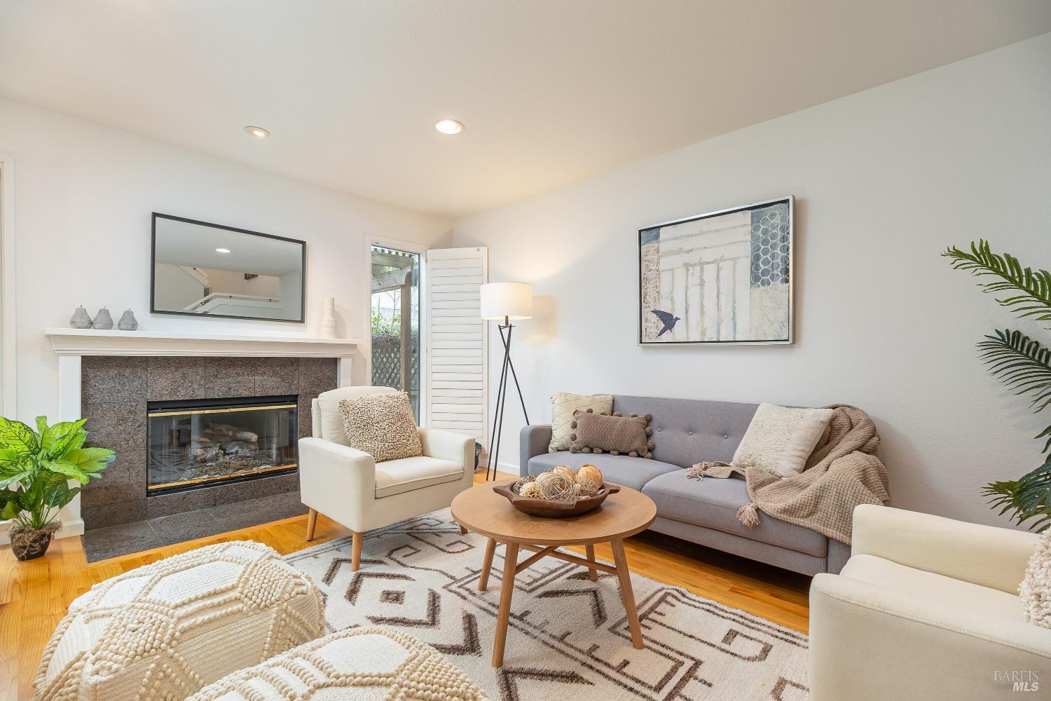 18 Narragansett Cove