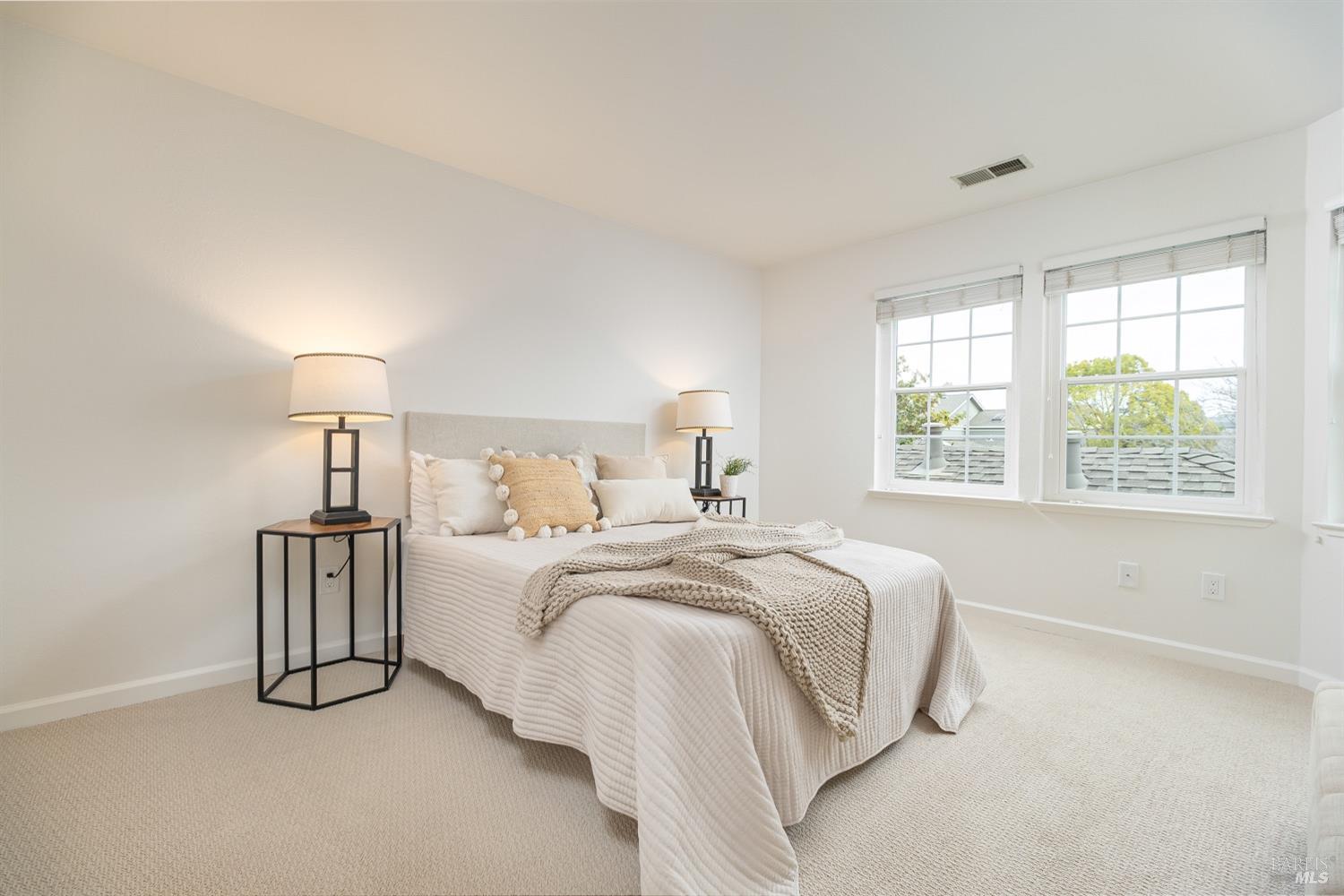 18 Narragansett Cove