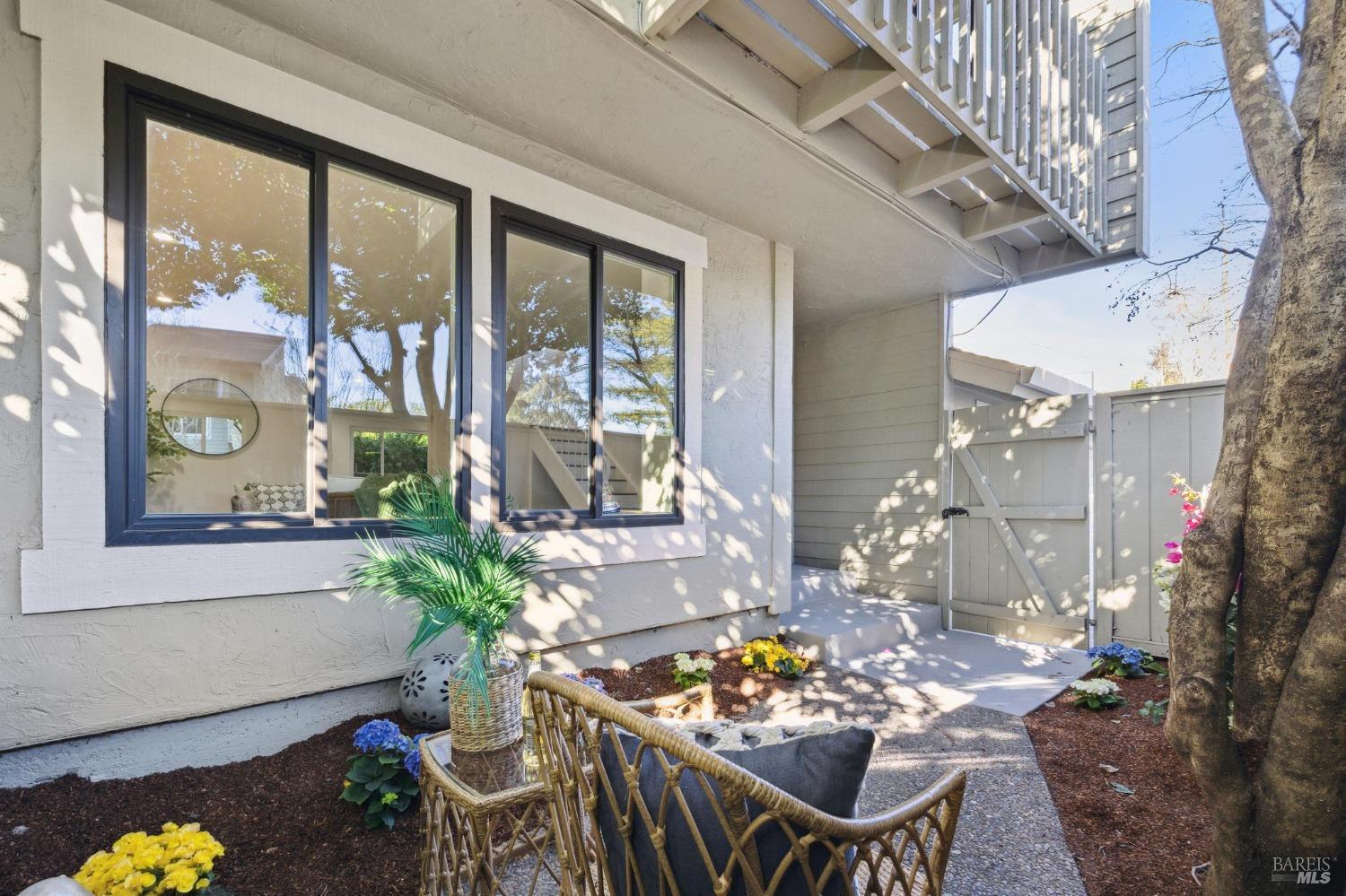 15 Sequoia Glen Lane