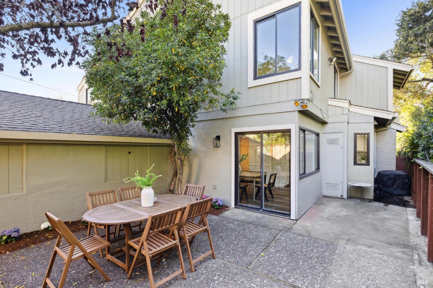 15 Sequoia Glen Lane