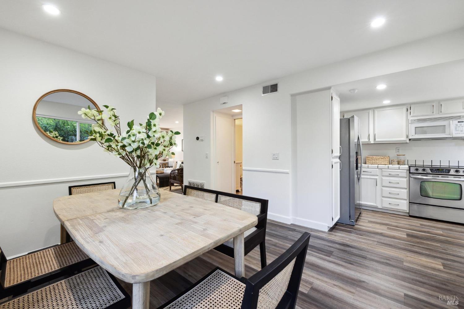 15 Sequoia Glen Lane