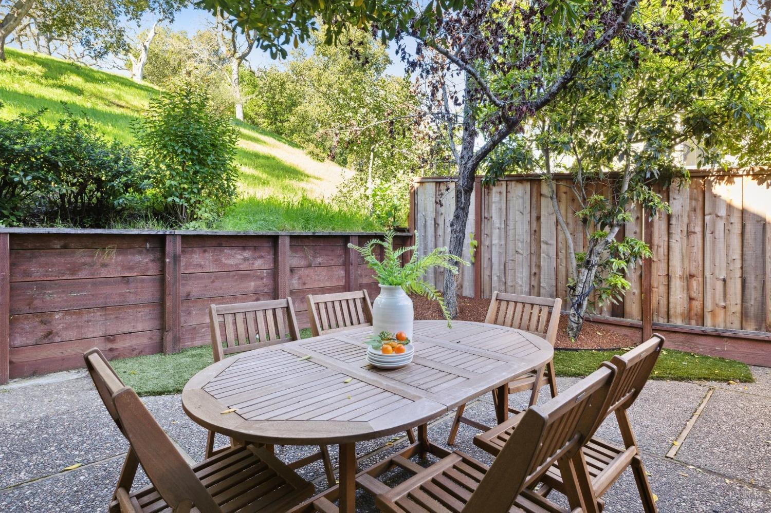 15 Sequoia Glen Lane