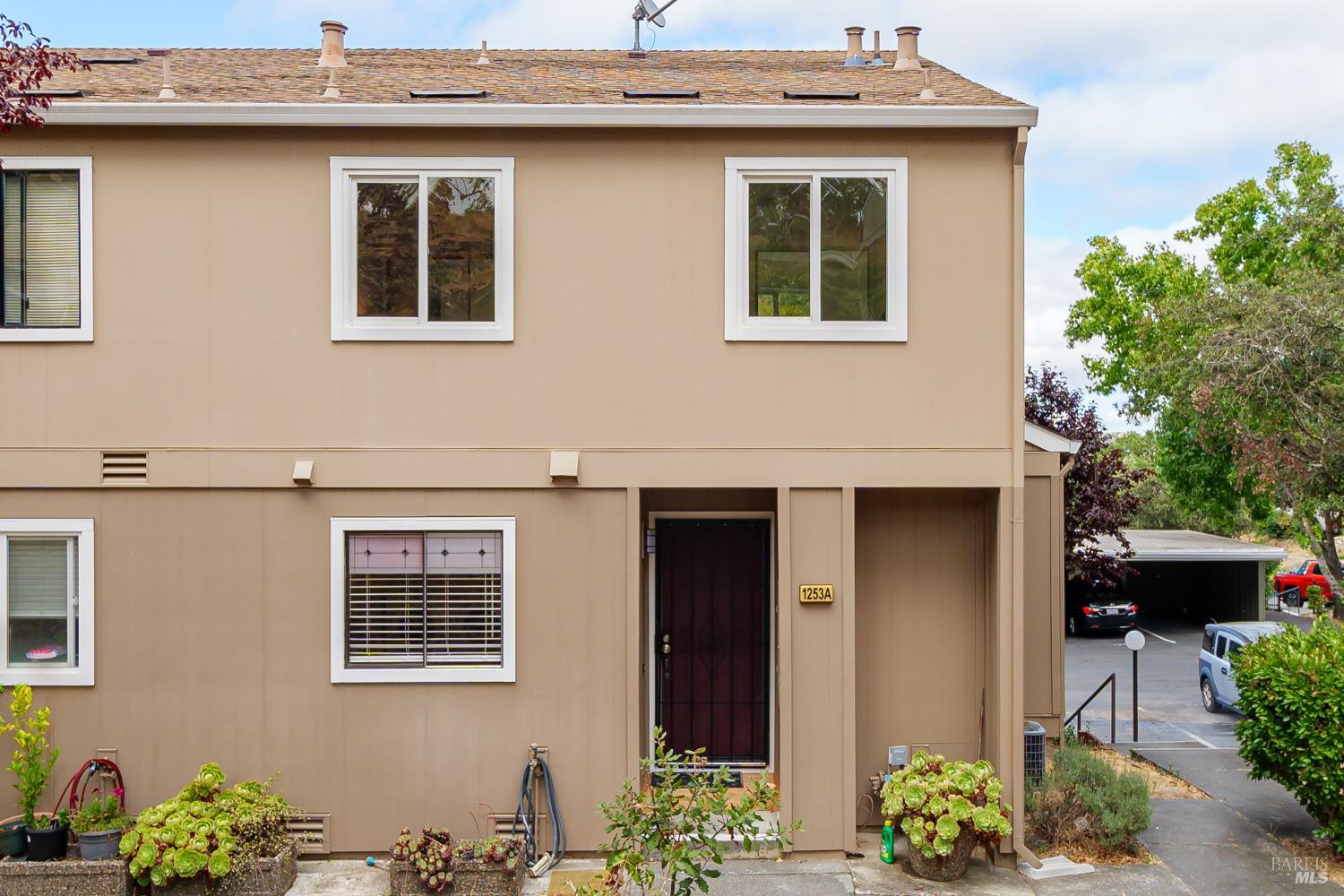 1253 Royal Oak Terrace Unit: #A