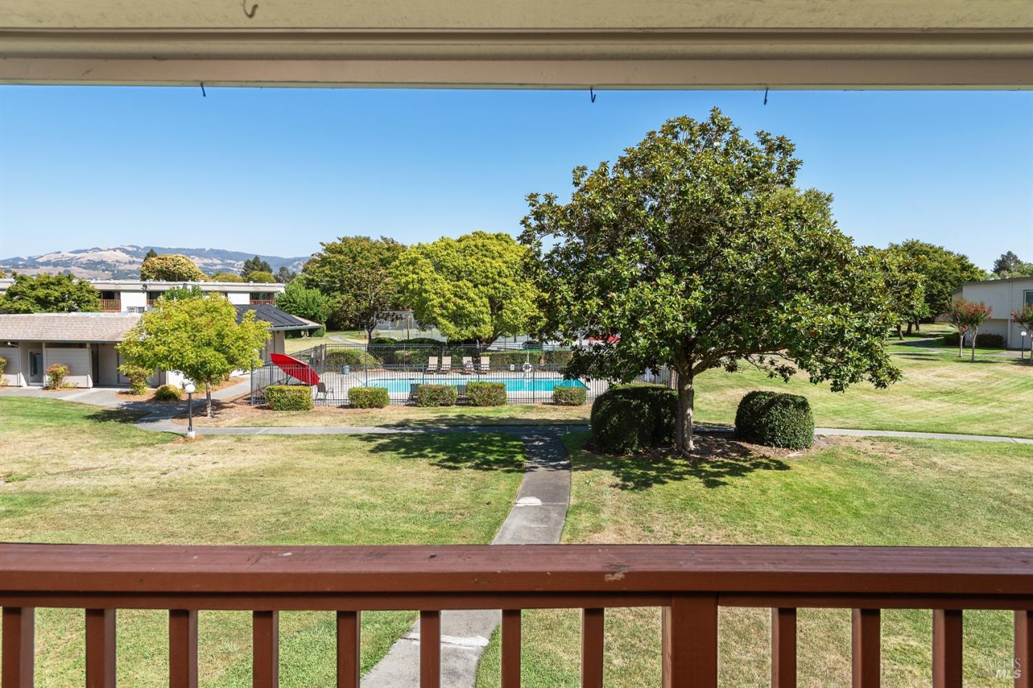 1033 Golf Course Drive