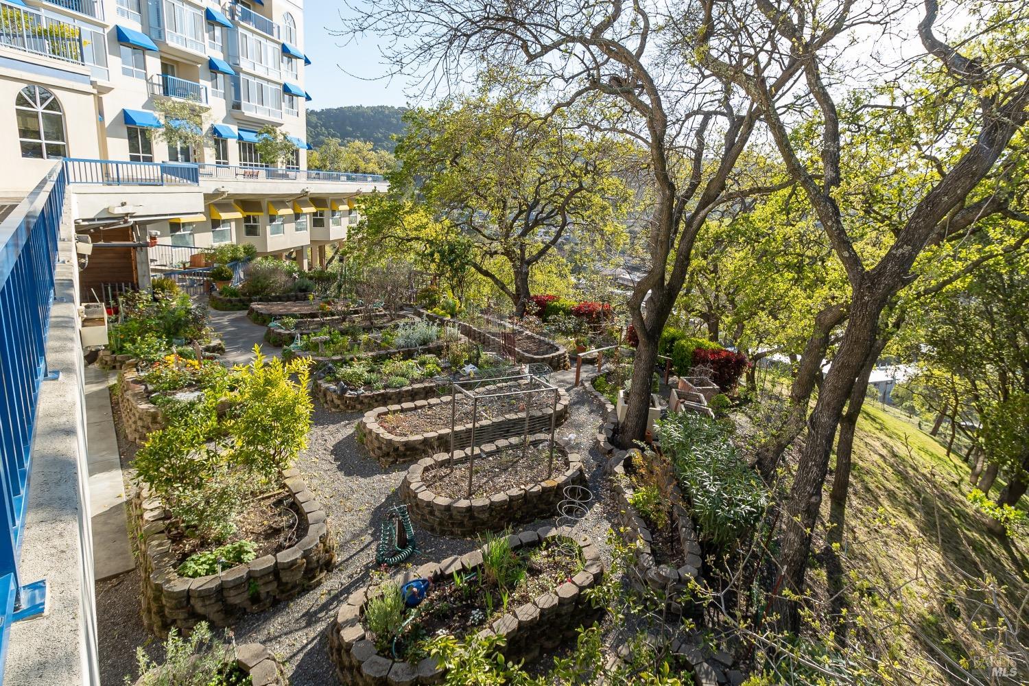 100 Thorndale Drive Unit: #424