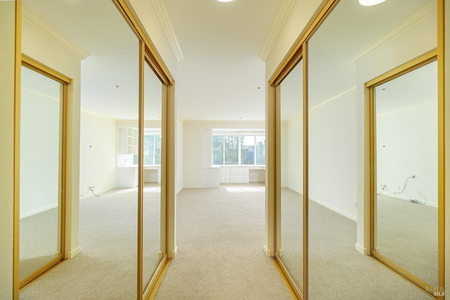 100 Thorndale Drive Unit: #401