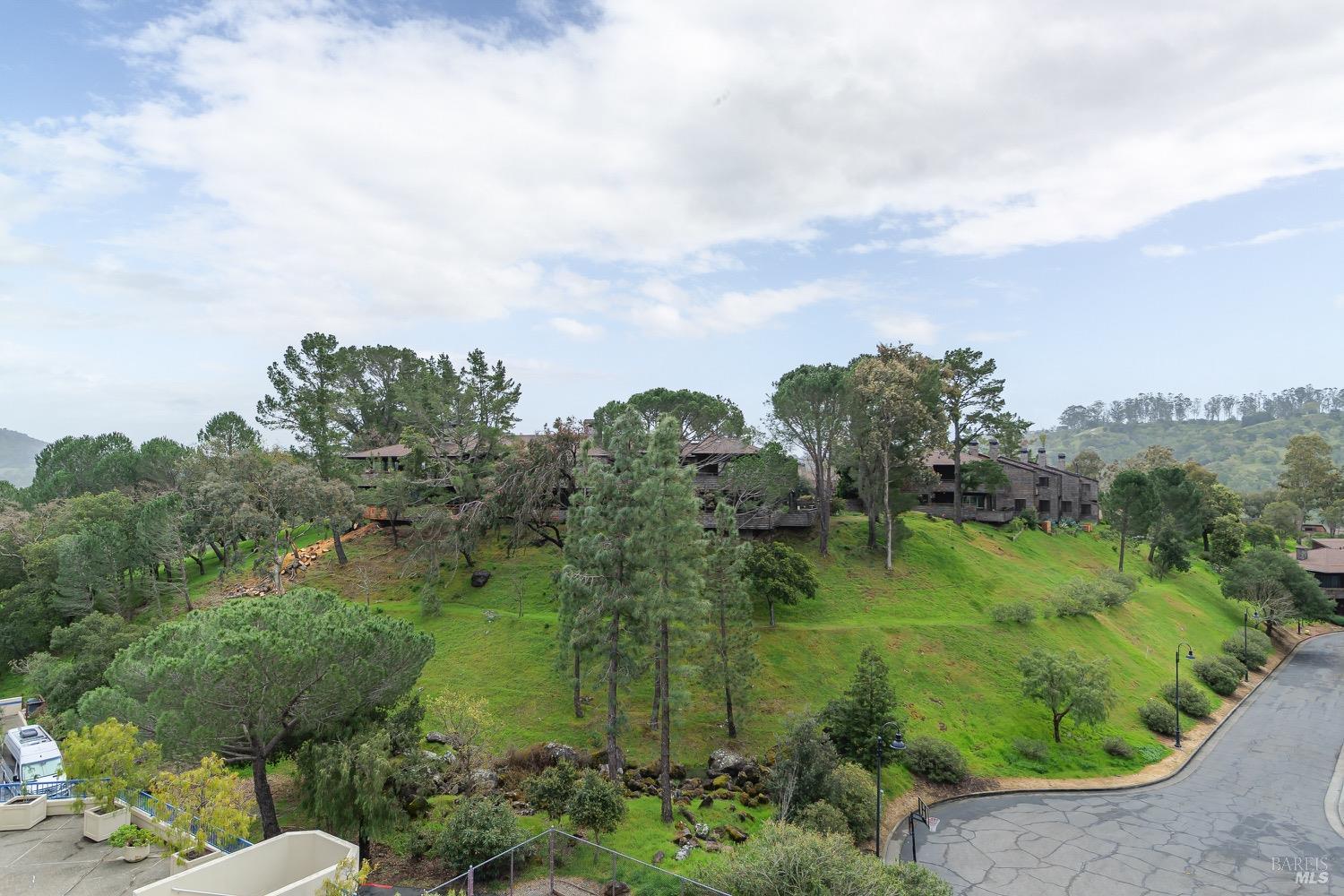 100 Thorndale Drive Unit: #401