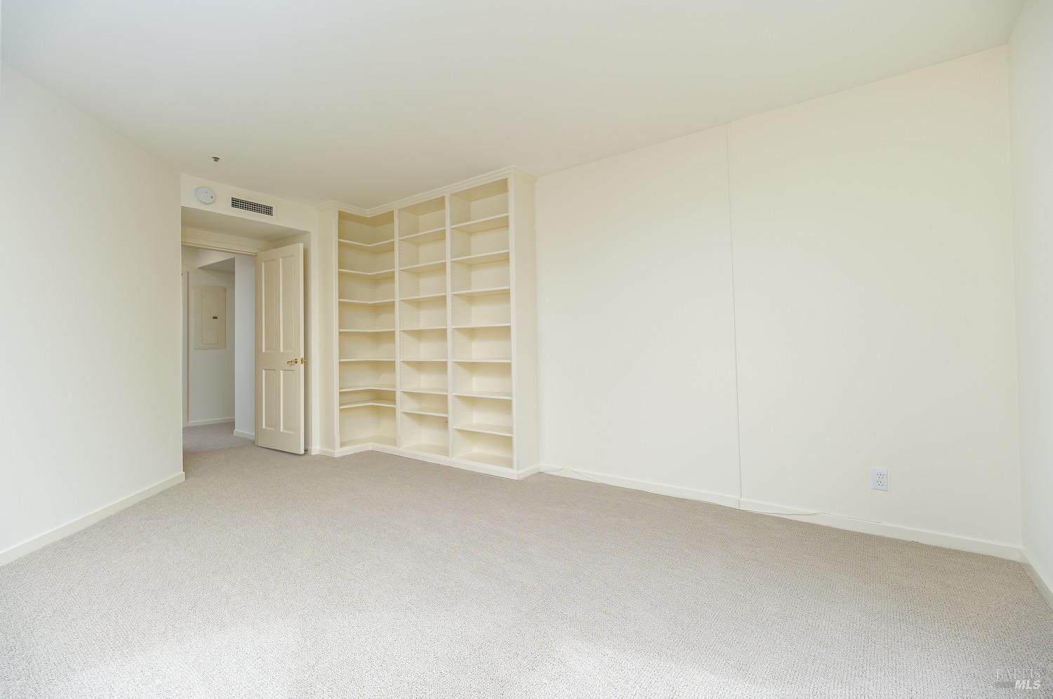 100 Thorndale Drive Unit: #401