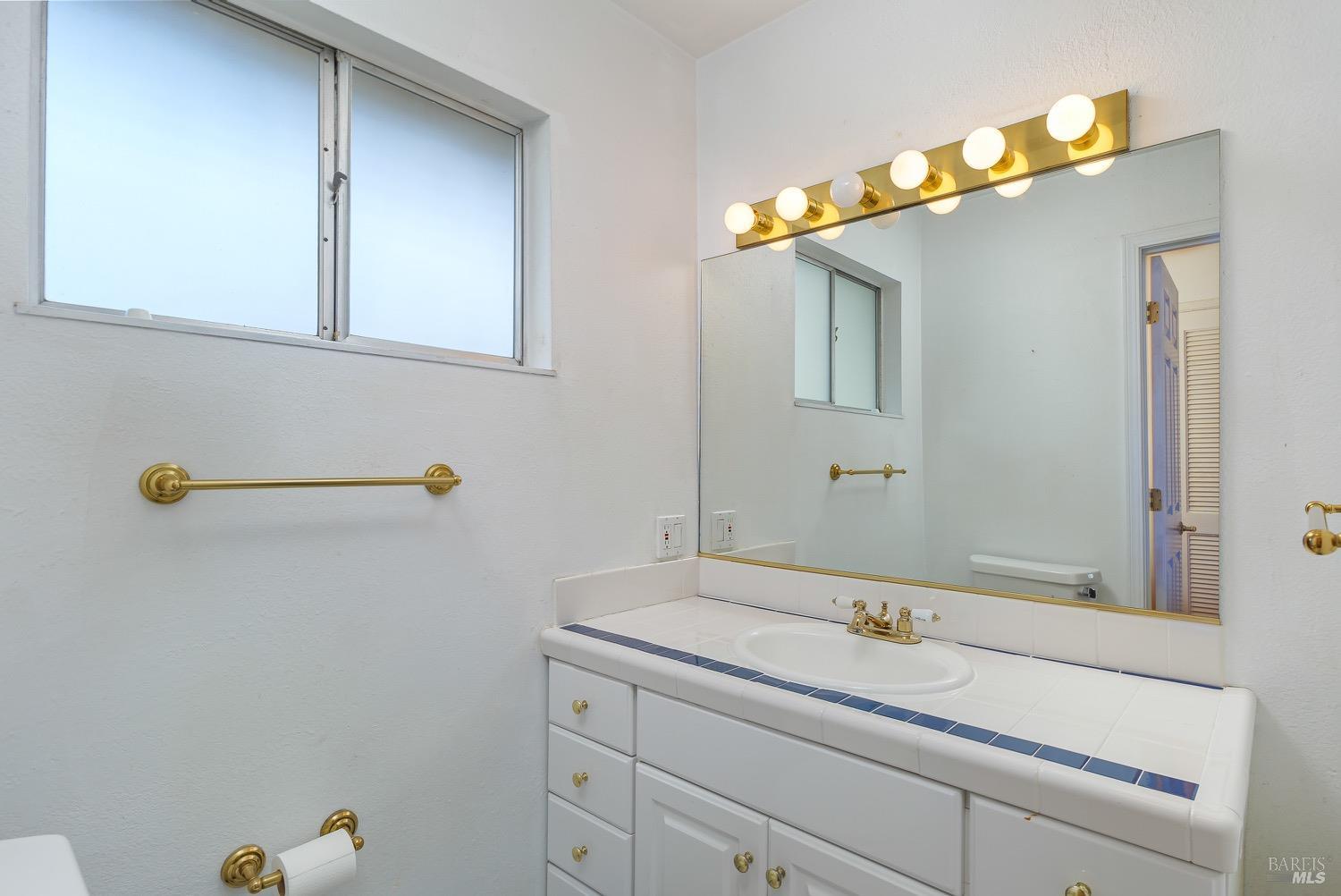 2523 Las Gallinas Avenue