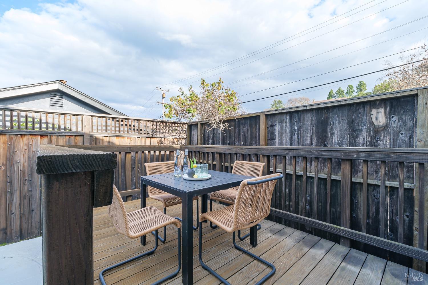 644 Rowland Boulevard