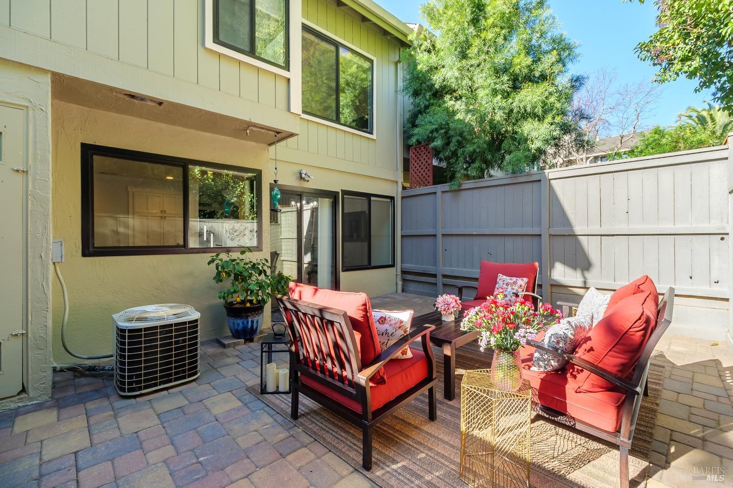 90 Sequoia Glen Lane