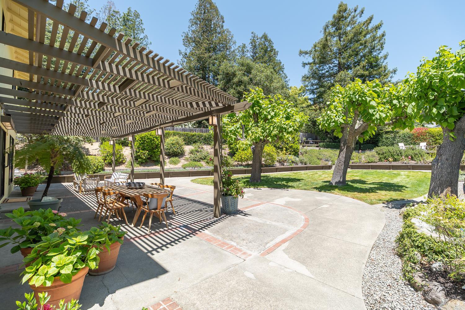 522 Blackstone Drive