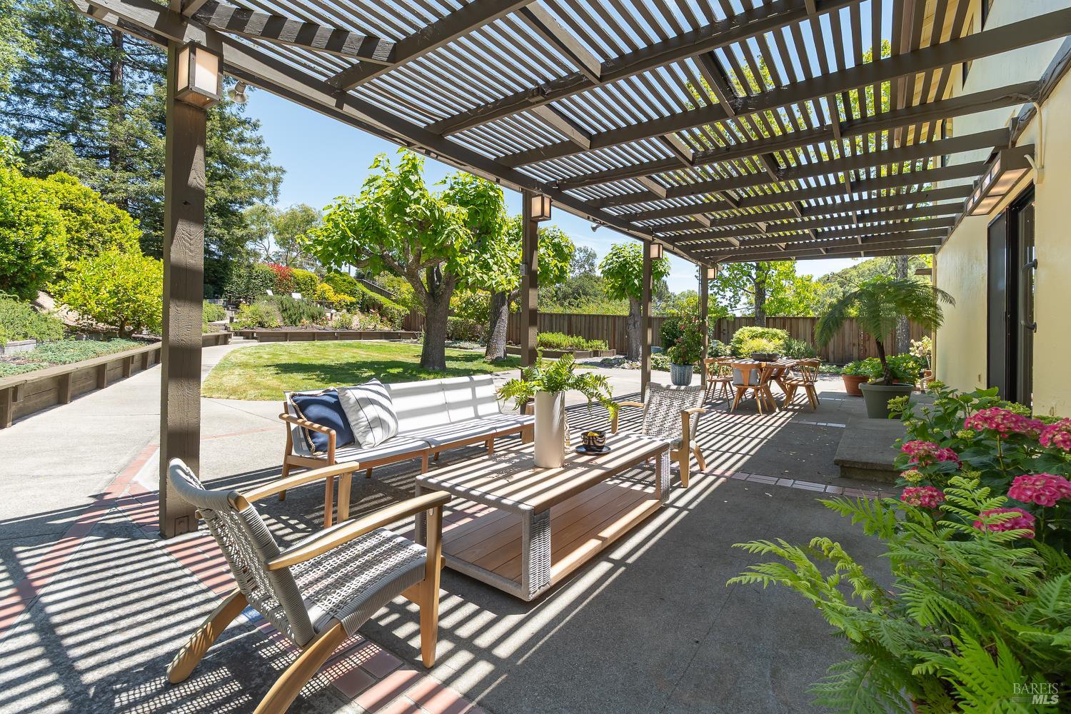 522 Blackstone Drive