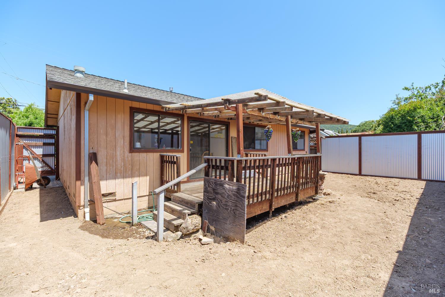 126 E Thomson Avenue