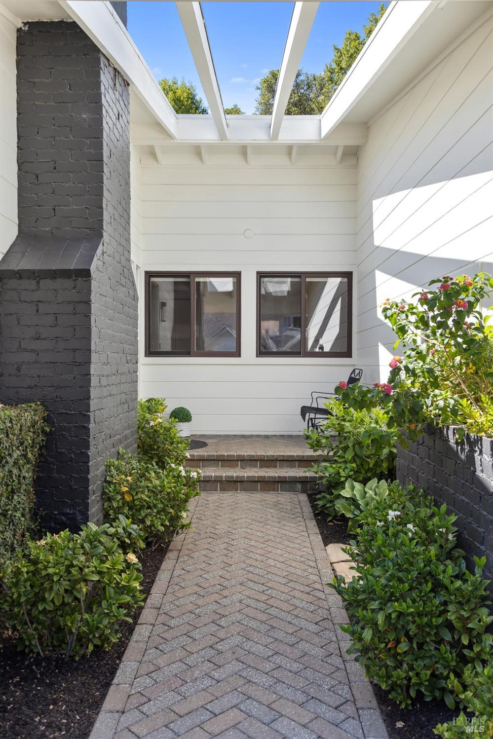 357 Mountain View Avenue