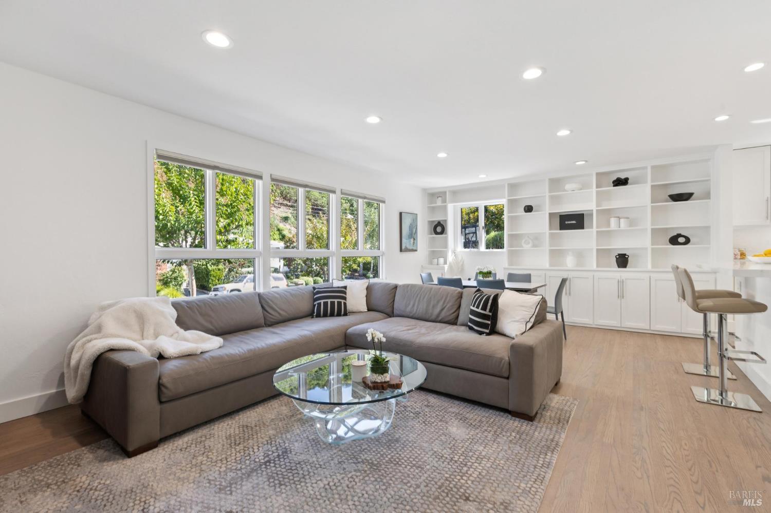 357 Mountain View Avenue