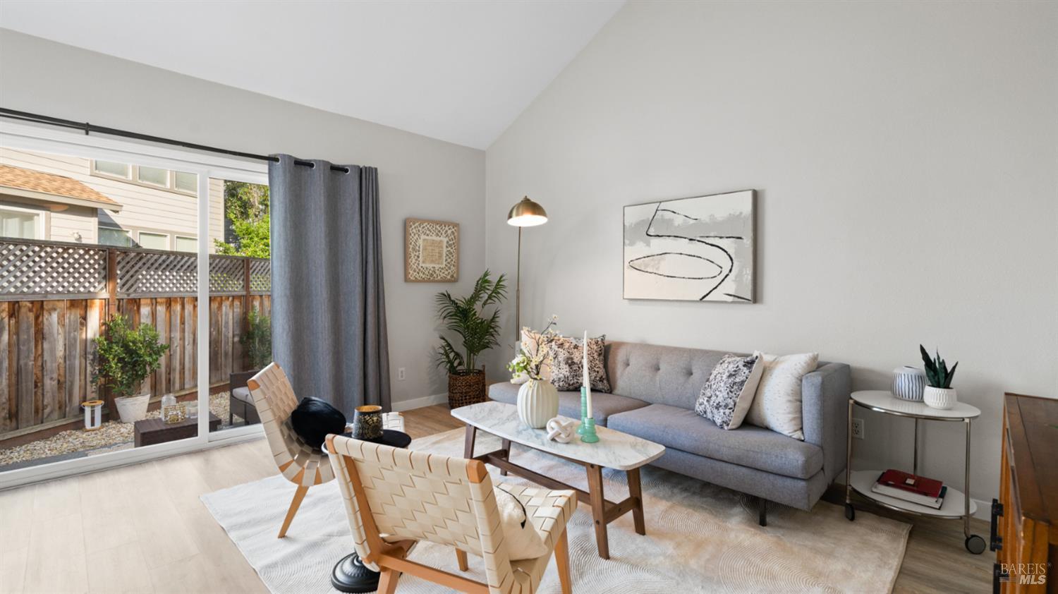 8 Bay Tree Court