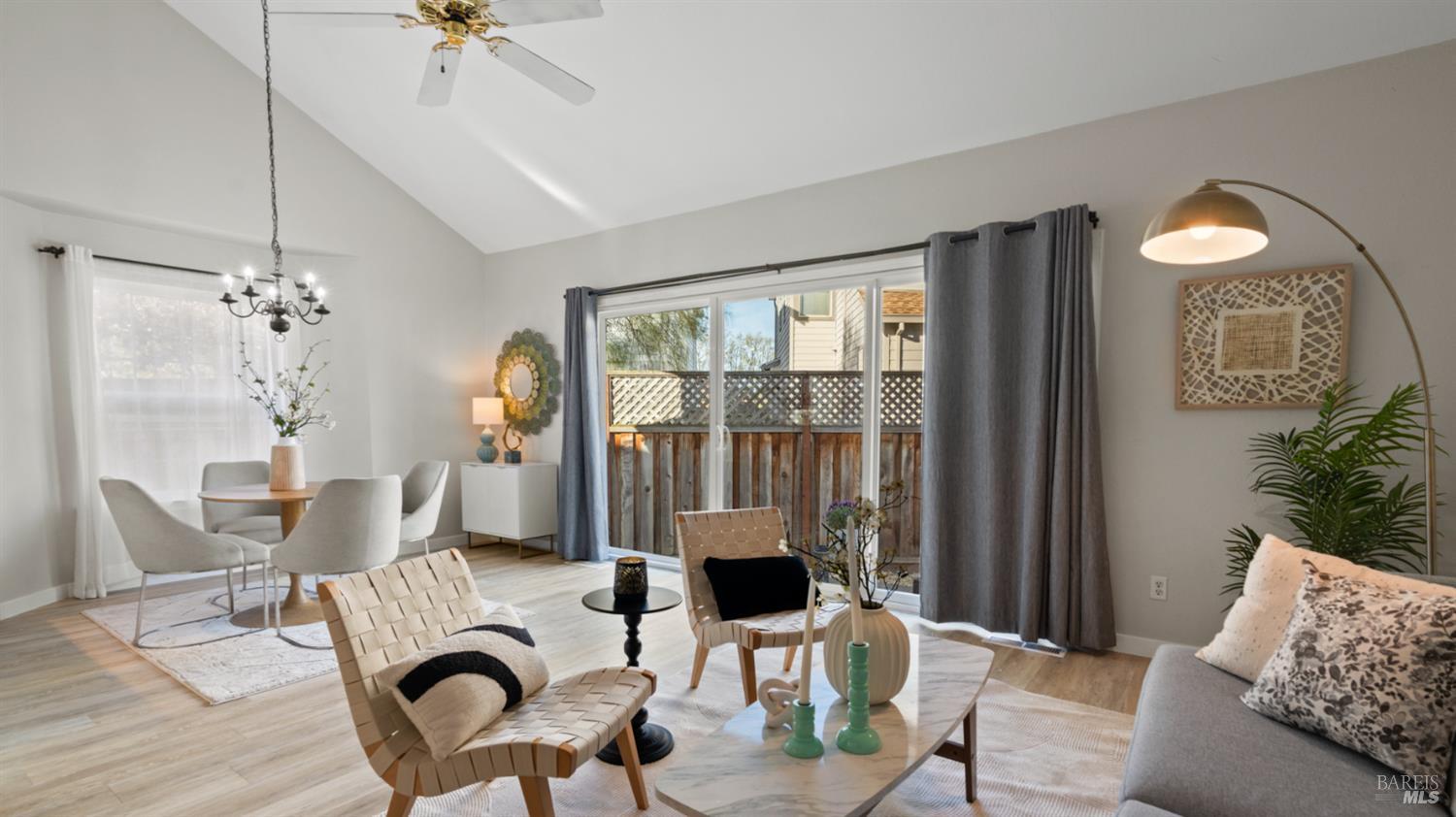 8 Bay Tree Court