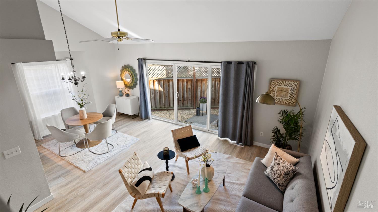 8 Bay Tree Court