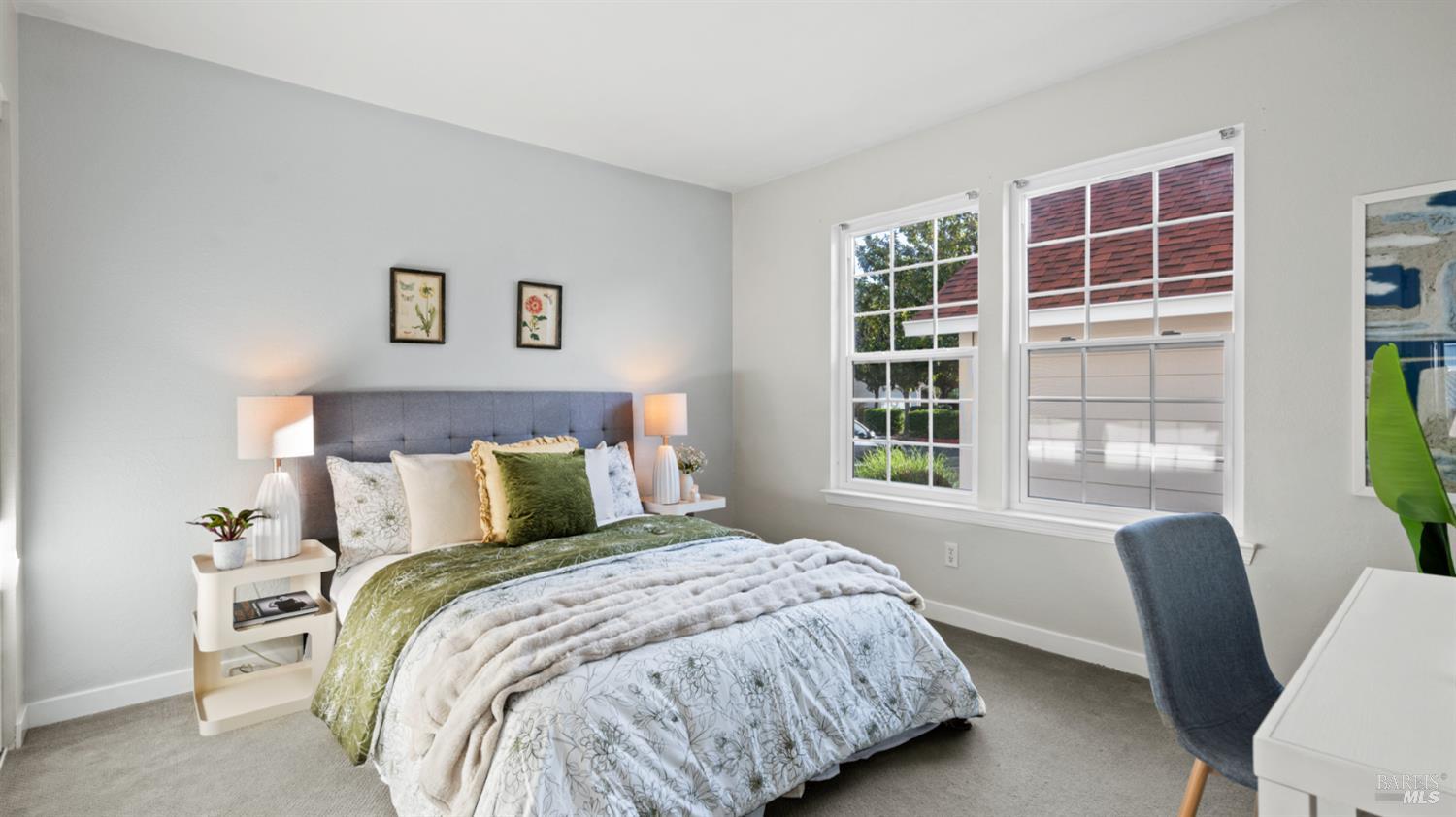 8 Bay Tree Court