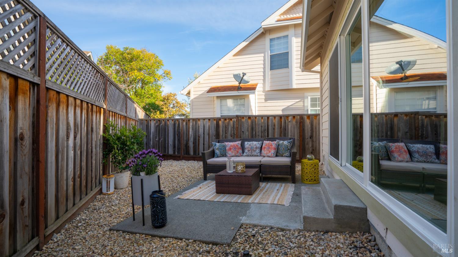 8 Bay Tree Court