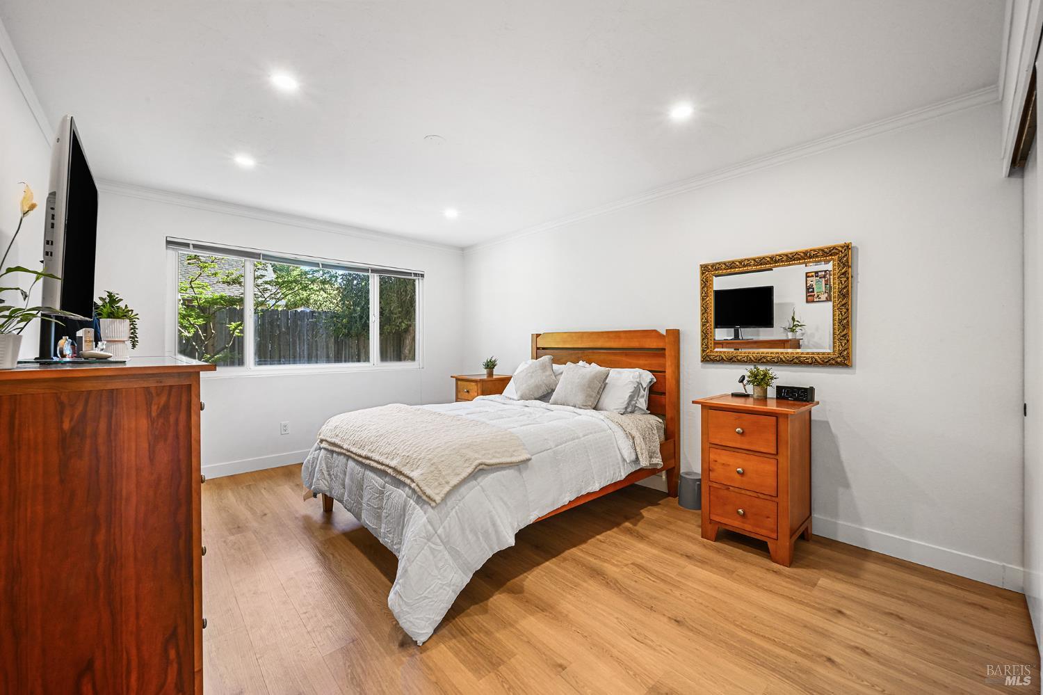 855 Garden Court